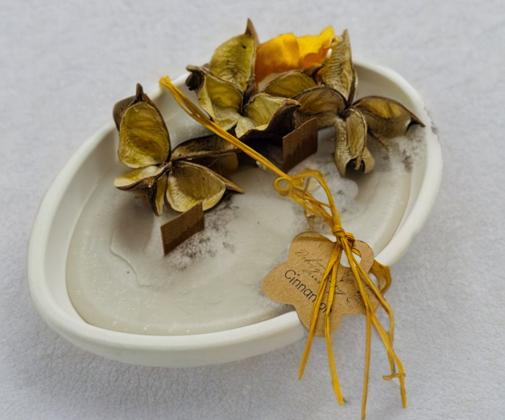 Oval Cinnamon Il suo profumo intenso ci riporta hai giorni festivi e rilassanti del Natale.Bougies, Kerzen