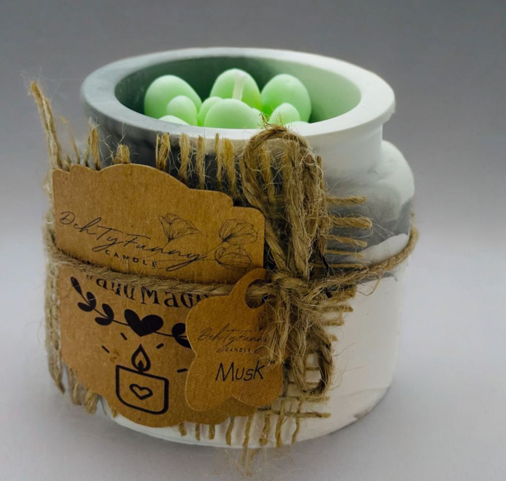 Mystic candela mistica, con un'etichetta grezza che contribuirà a creare un'atmosfera magica.Bougies, Kerzen